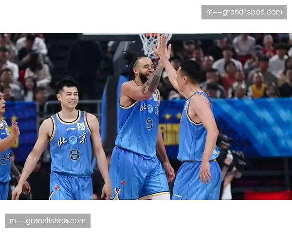 北京队内线护框能力显著提升 周琦斯佩尔曼组成双塔