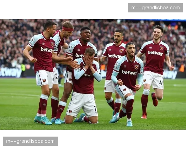 西汉姆联为保级拼尽全力 主场逼平强敌提振士气